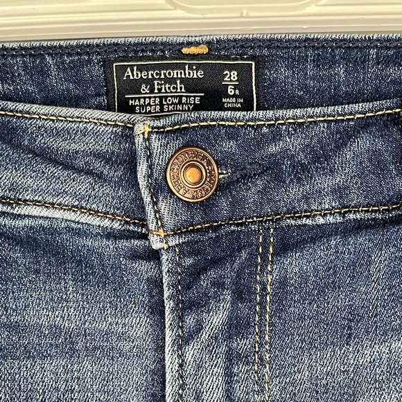 Abercrombie & Fitch Distressed Raw Hem Skinny Jeans Size 28/6 - Picture 6 of 13